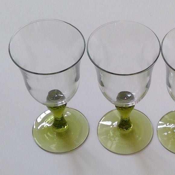Libbey Olive Green-stemmed 12oz Water Goblets - Picture 4 of 9